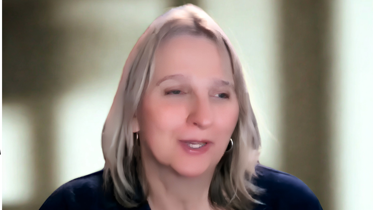 Dr Elizabeth Evans